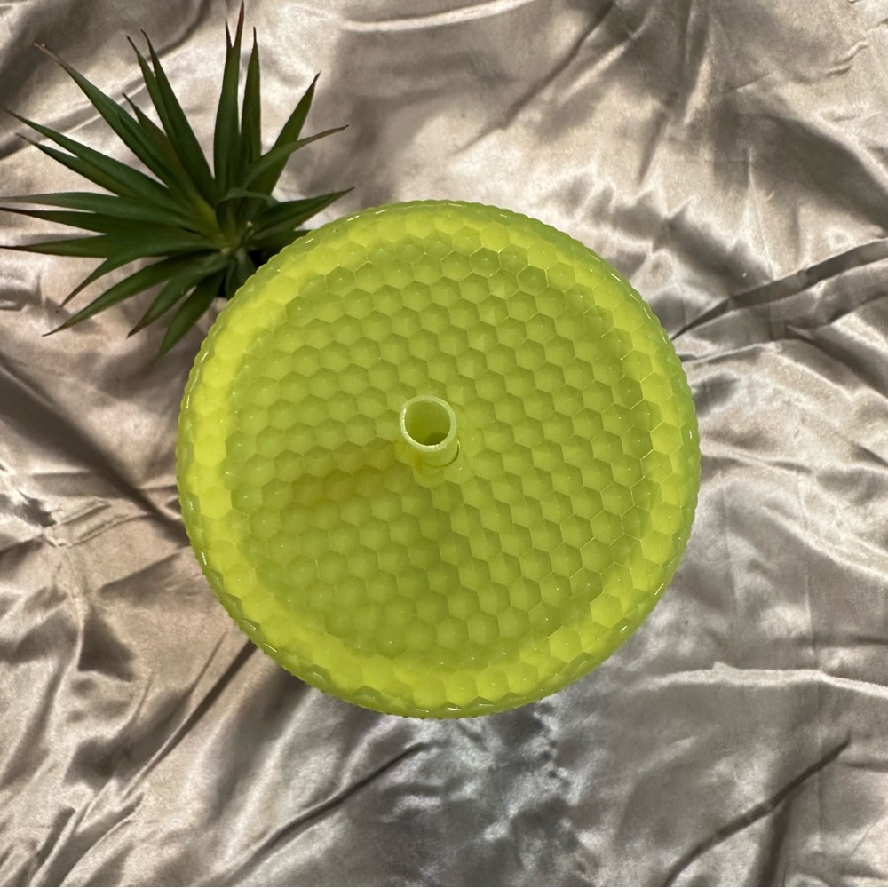 🌹Starbucks • Vibrant 25oz Glow in the Dark Lime Green Tumbler • - Picture 8 of 11